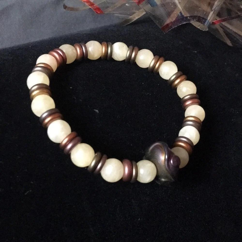 Jade and Czech Glass stretch bracelet cream and purple colors 6 3/4 inches